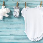 À quelle température nettoyer les vêtements de votre bébé ?