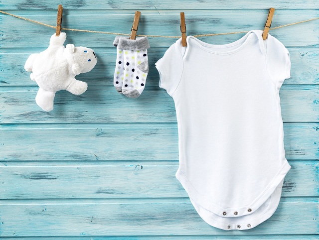 À quelle température nettoyer les vêtements de votre bébé ?