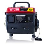 Générateur portable RYOBI rouge et noire, 950 watts, vue arrière